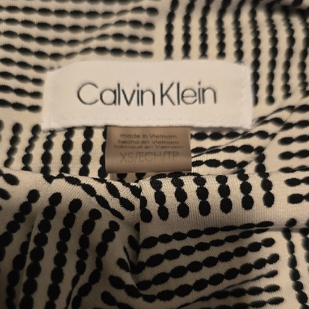 Calvin Klein Black and White Fitted Pleated Sleeveless Top XS - Picture 3 of 4